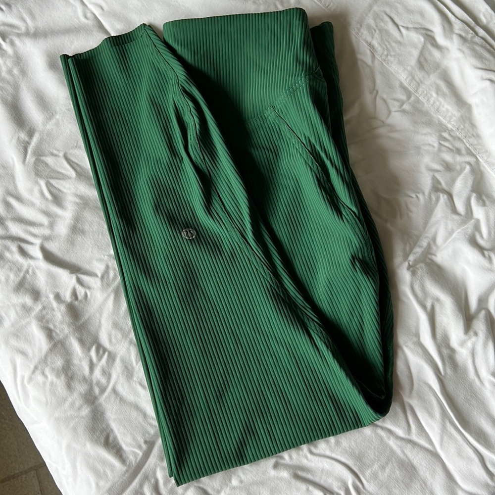 Lululemon Base Pace Tight Sz 6
